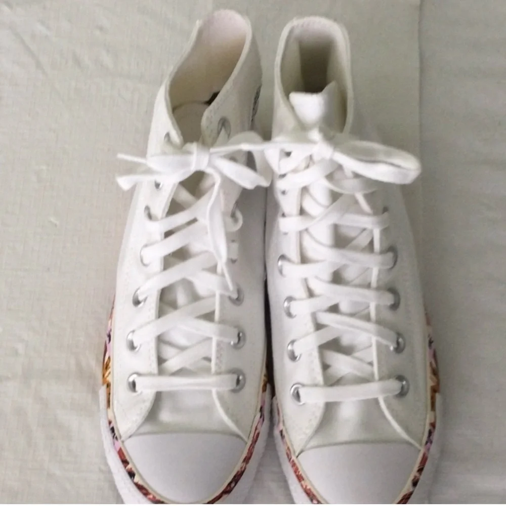 Converse Women’s CTAS HI Sneakers White/Muti Color Sz 7